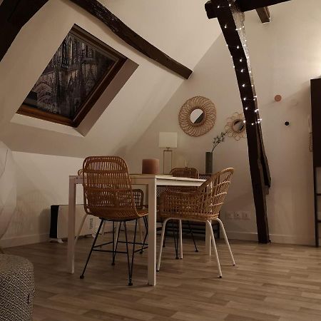 Logement Cosy Renove Au Pied De La Cathedrale Avec Climatisation แร็งส์ ภายนอก รูปภาพ